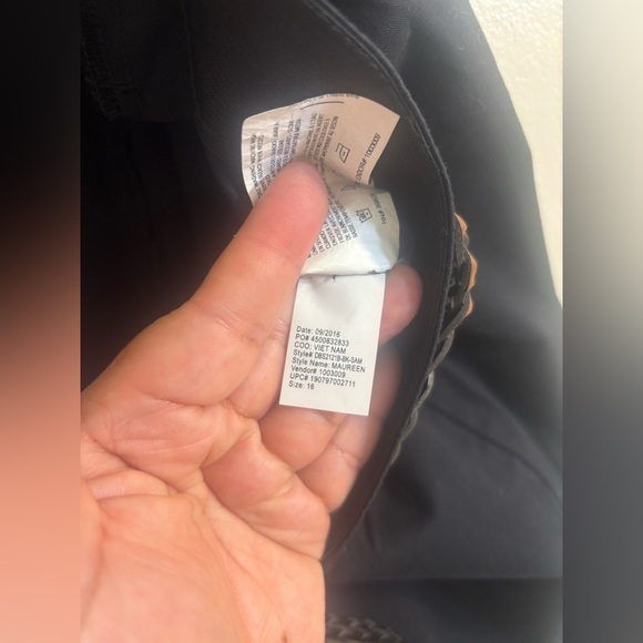 BANDOLINO WOMEN BELTED
MAUREEN STRETCHY CLASSIC
CAPRI LENGTH PANTS Size 16 - Picture 7 of 11